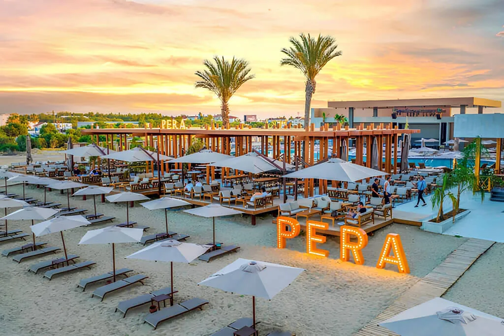 Pera Mackenzie Beach Club